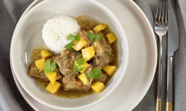 Spicy pork belly with mango